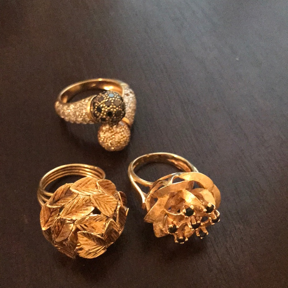 18 karat or 750 gold rings